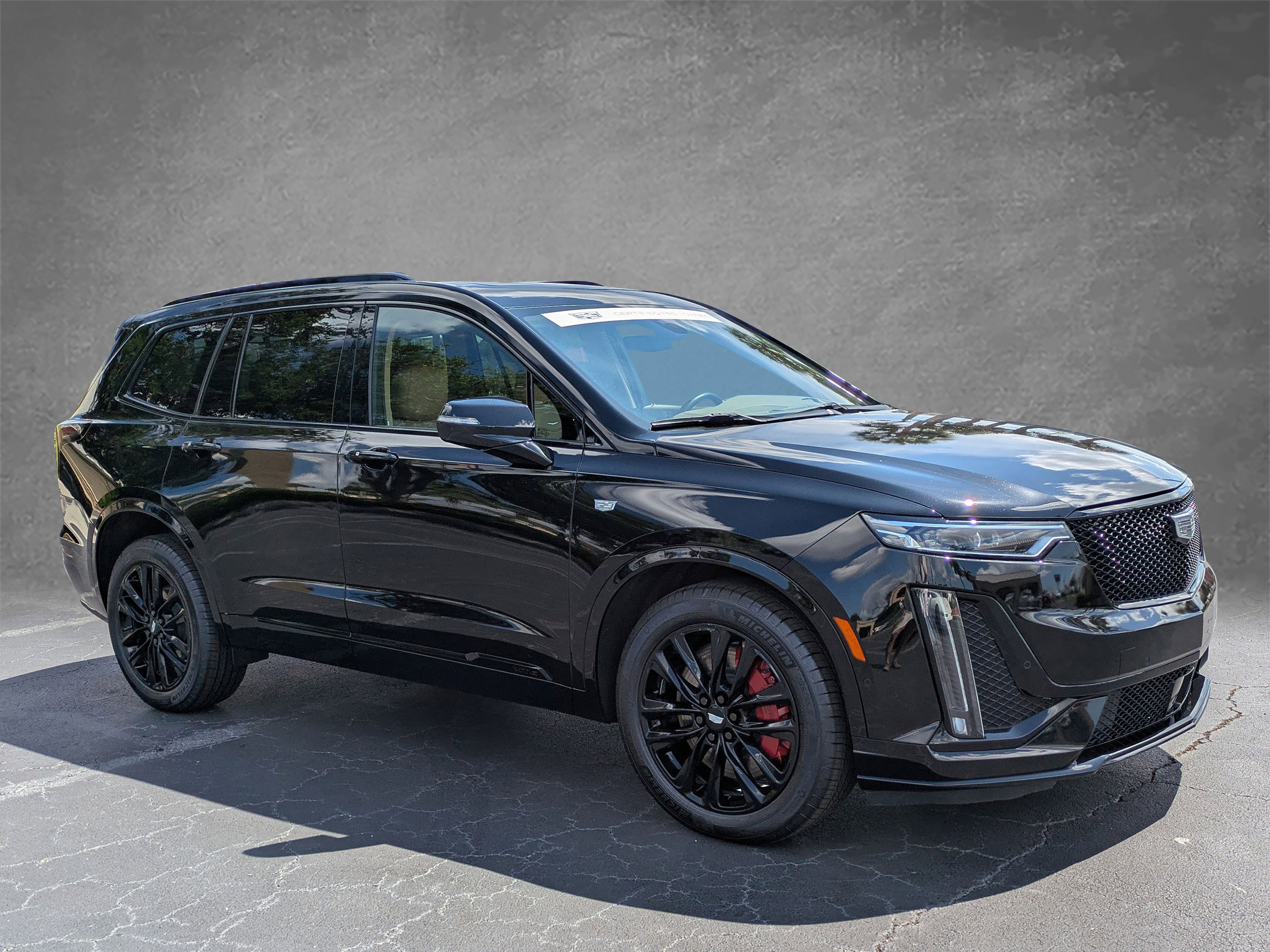 Certified 2023 Cadillac XT6 Sport w/ LPO, ONYX Package AWD/4WD image 7