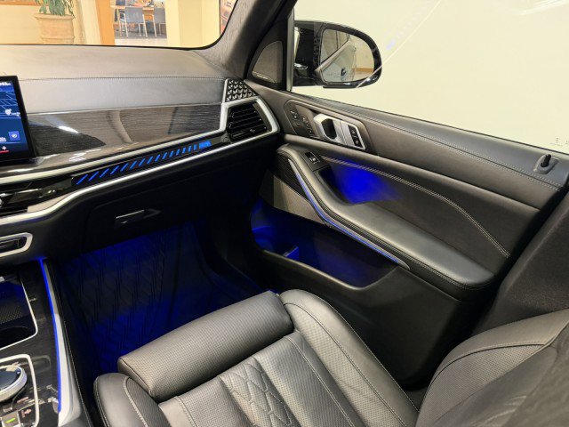 Used 2024 BMW X5 M60i image 12