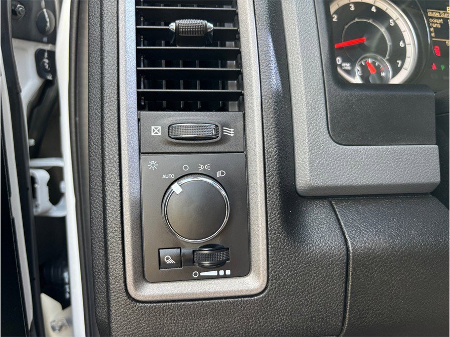 Used 2020 RAM 1500 Tradesman w/ Chrome Appearance Group image 24