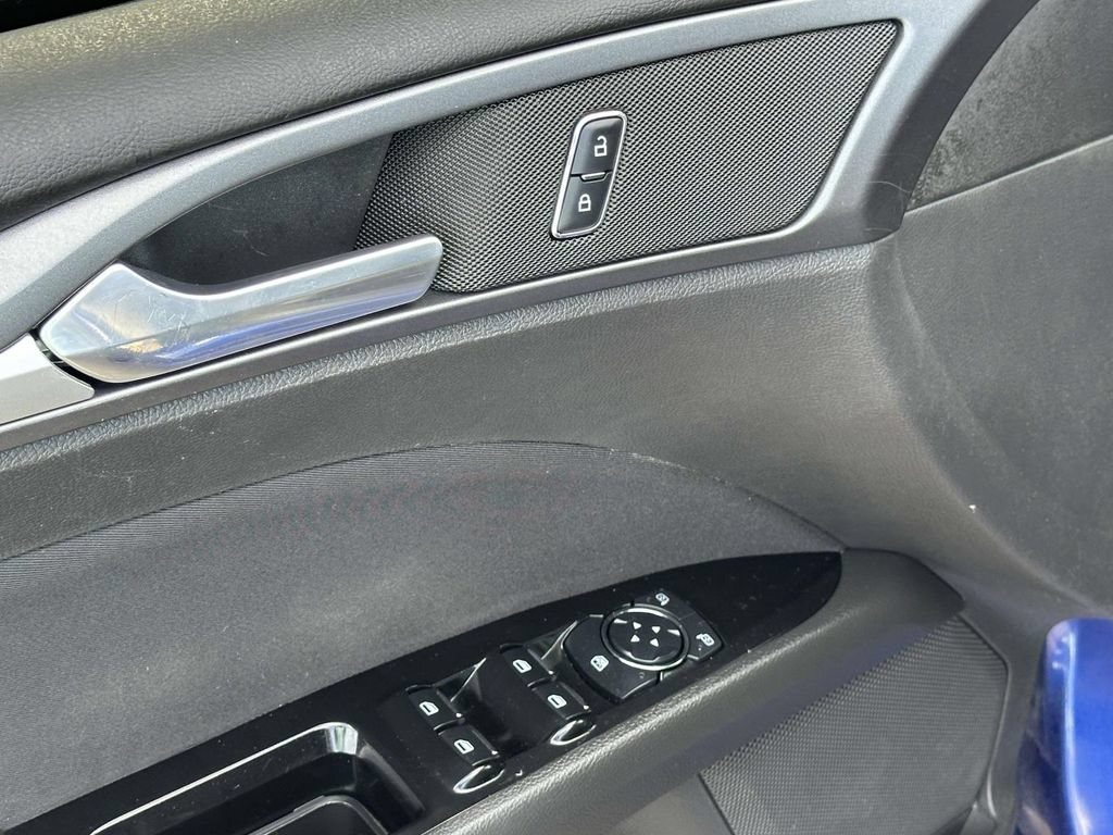 Used 2016 Ford Fusion SE FWD image 17