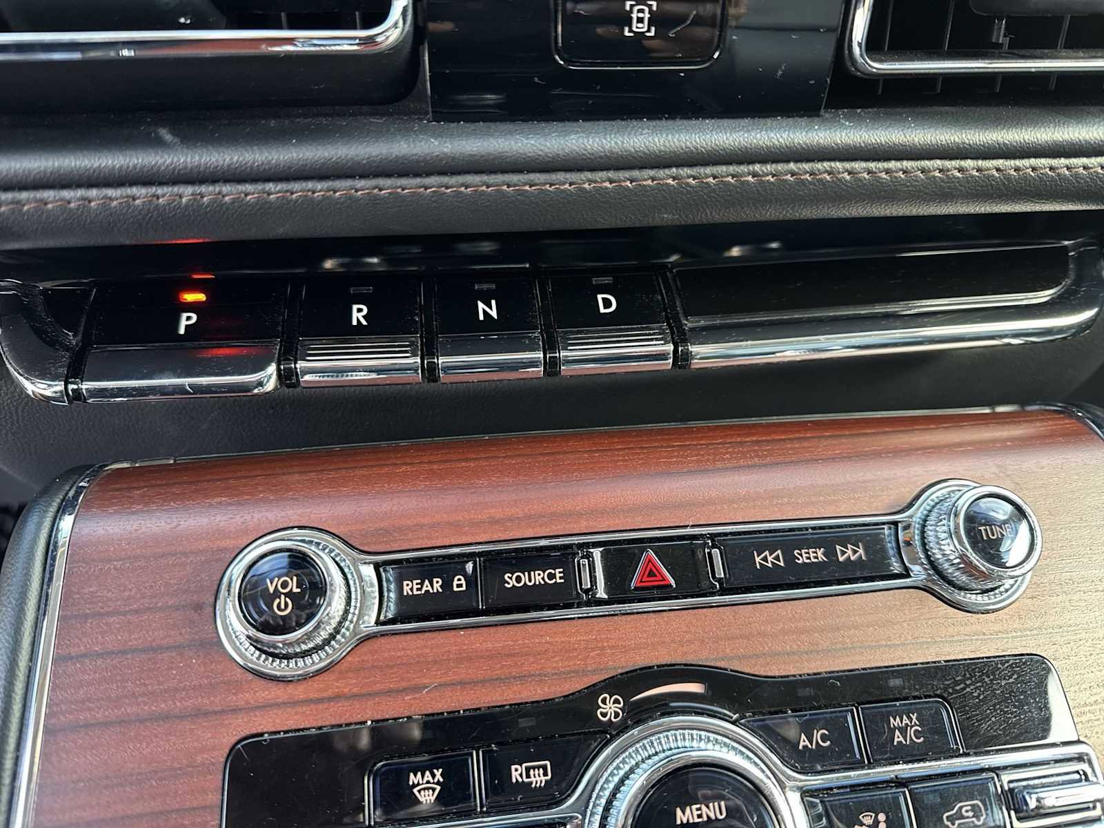 Used 2023 Lincoln Aviator Reserve AWD/4WD image 31