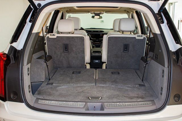 Used 2022 Cadillac XT6 Premium Luxury image 15