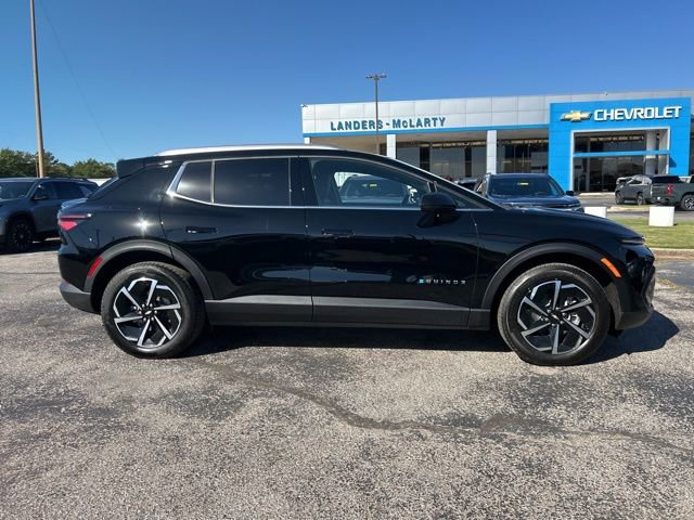 New 2026 Chevrolet Equinox EV LT image 2
