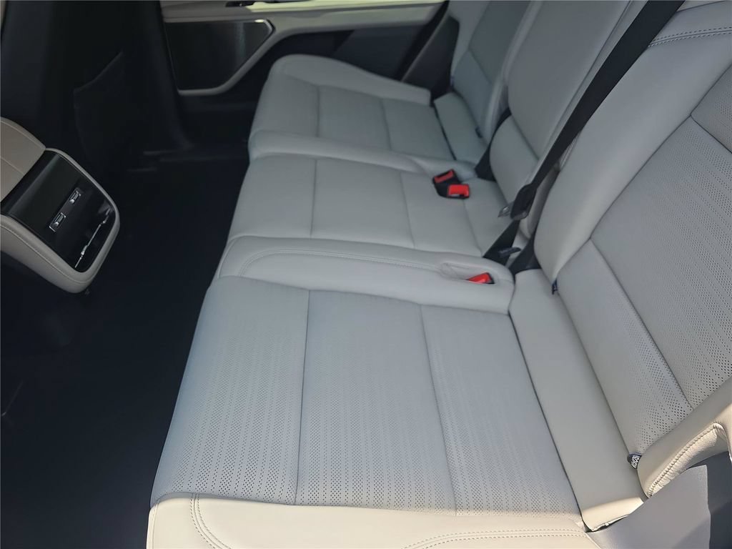 New 2026 Lincoln Nautilus Reserve AWD/4WD image 11