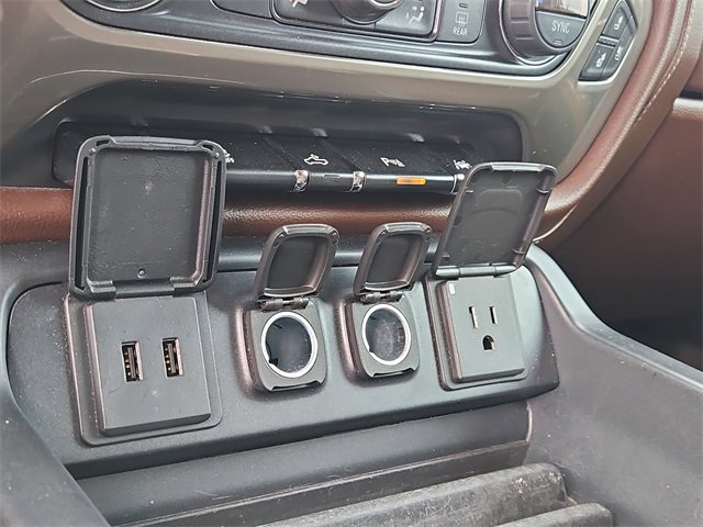 Used 2018 Chevrolet Silverado 1500 High Country image 28