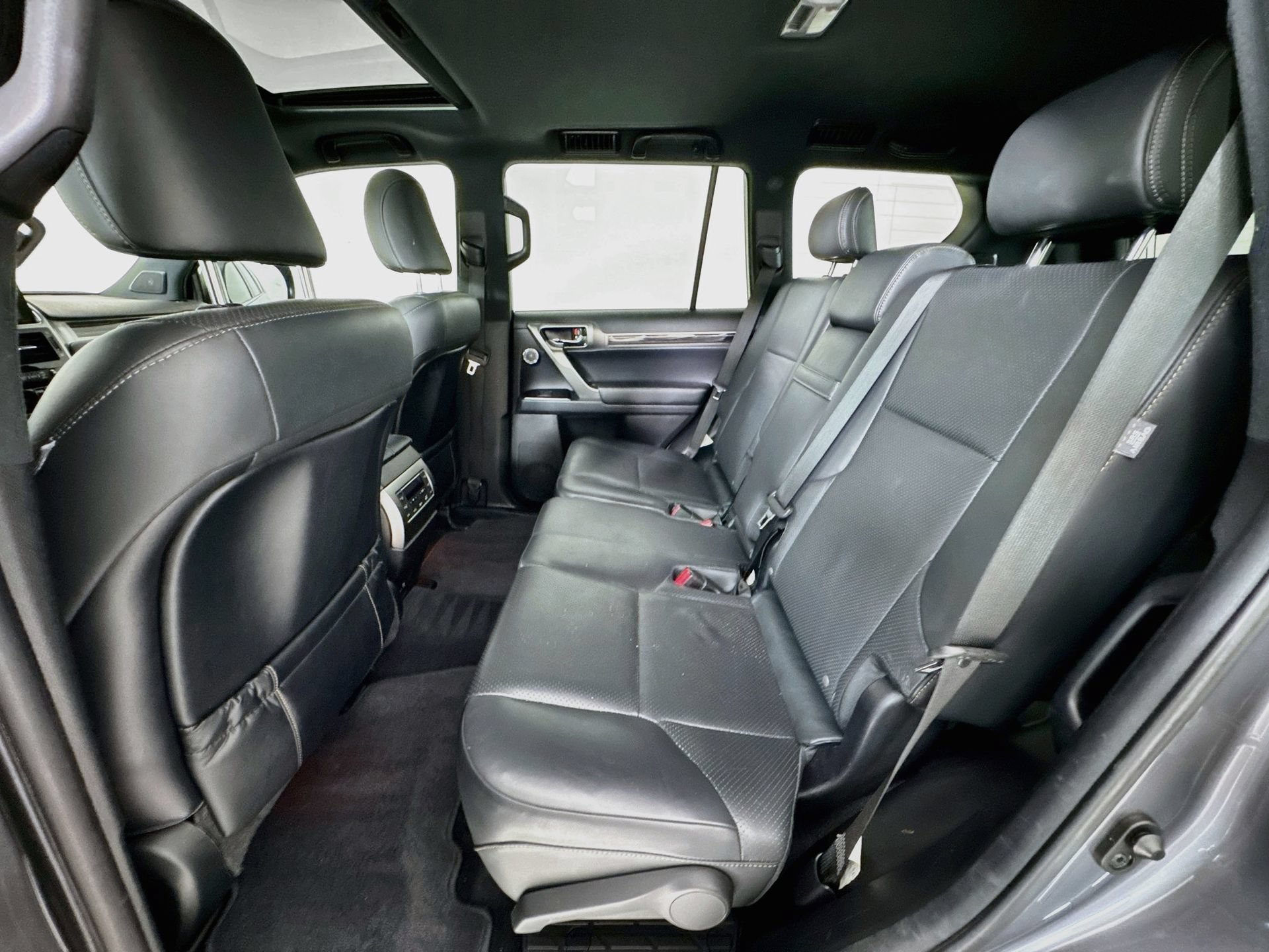 Used 2022 Lexus GX 460 Luxury w/ Off Road Package AWD/4WD image 25