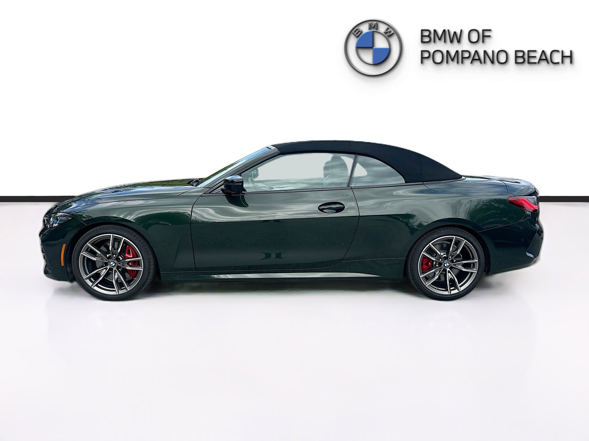 Used 2024 BMW M440i Convertible w/ Premium Package image 4