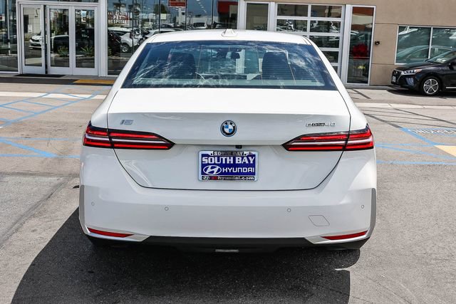 Used 2024 BMW i5 eDrive40i RWD image 5