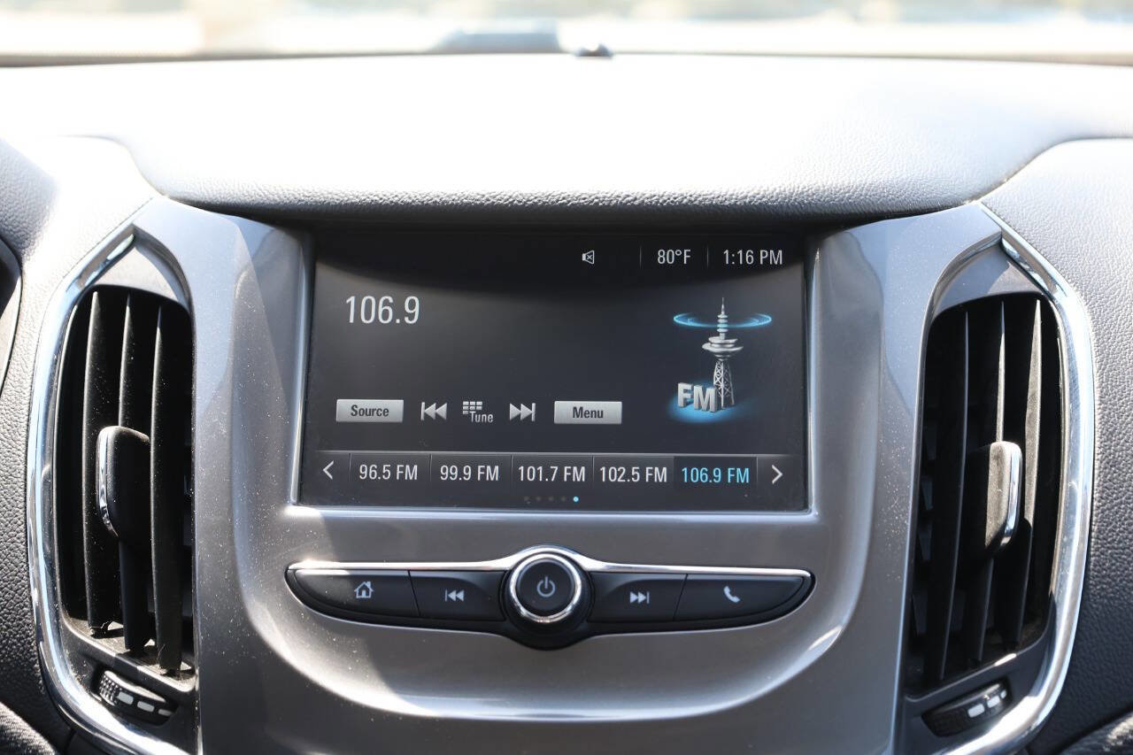 Used 2017 Chevrolet Cruze LT FWD image 20