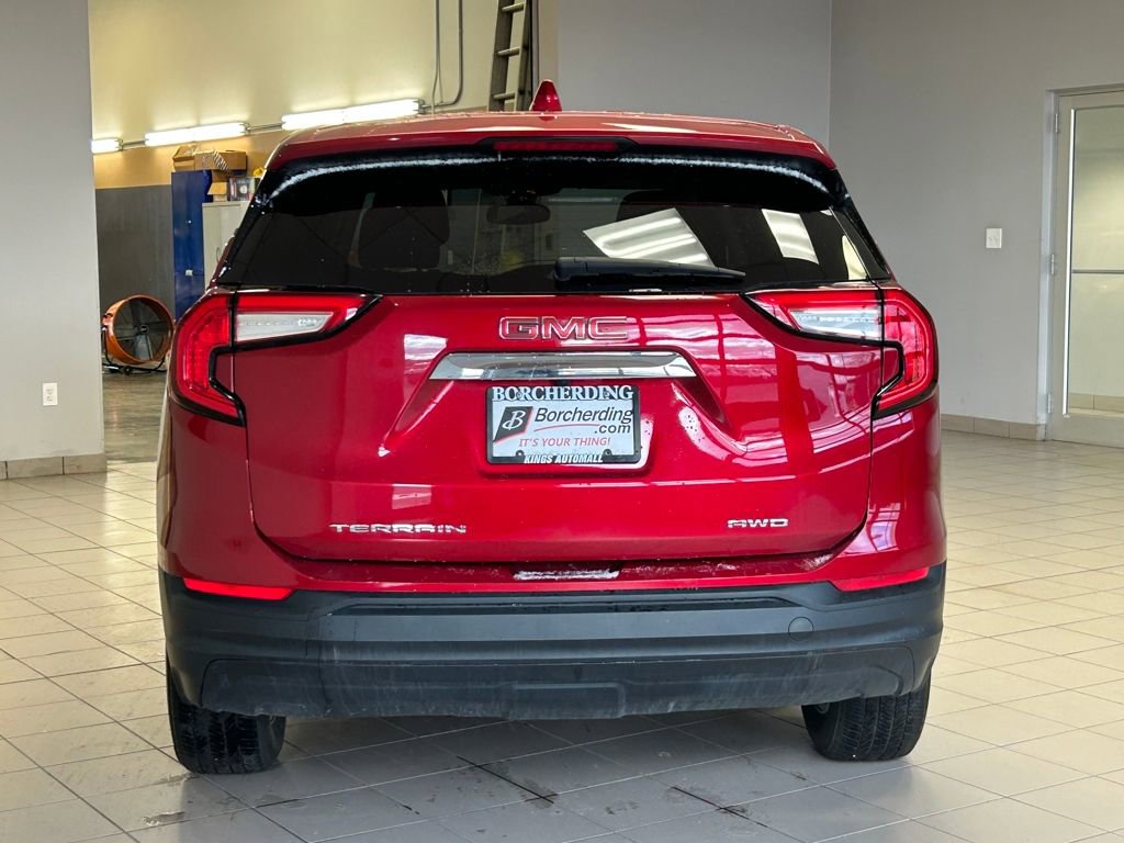 Used 2024 GMC Terrain SLE image 6
