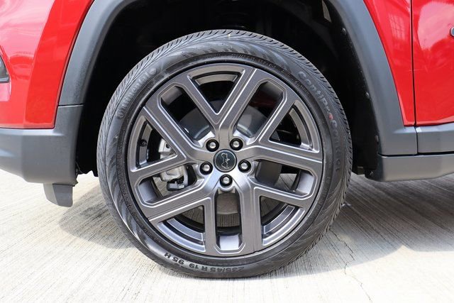 New 2026 Jeep Compass Limited image 25