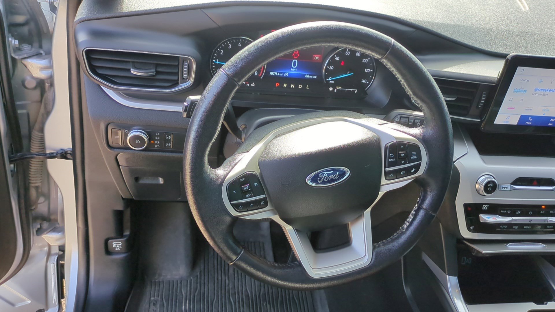 Used 2021 Ford Explorer XLT w/ Equipment Group 202A image 17