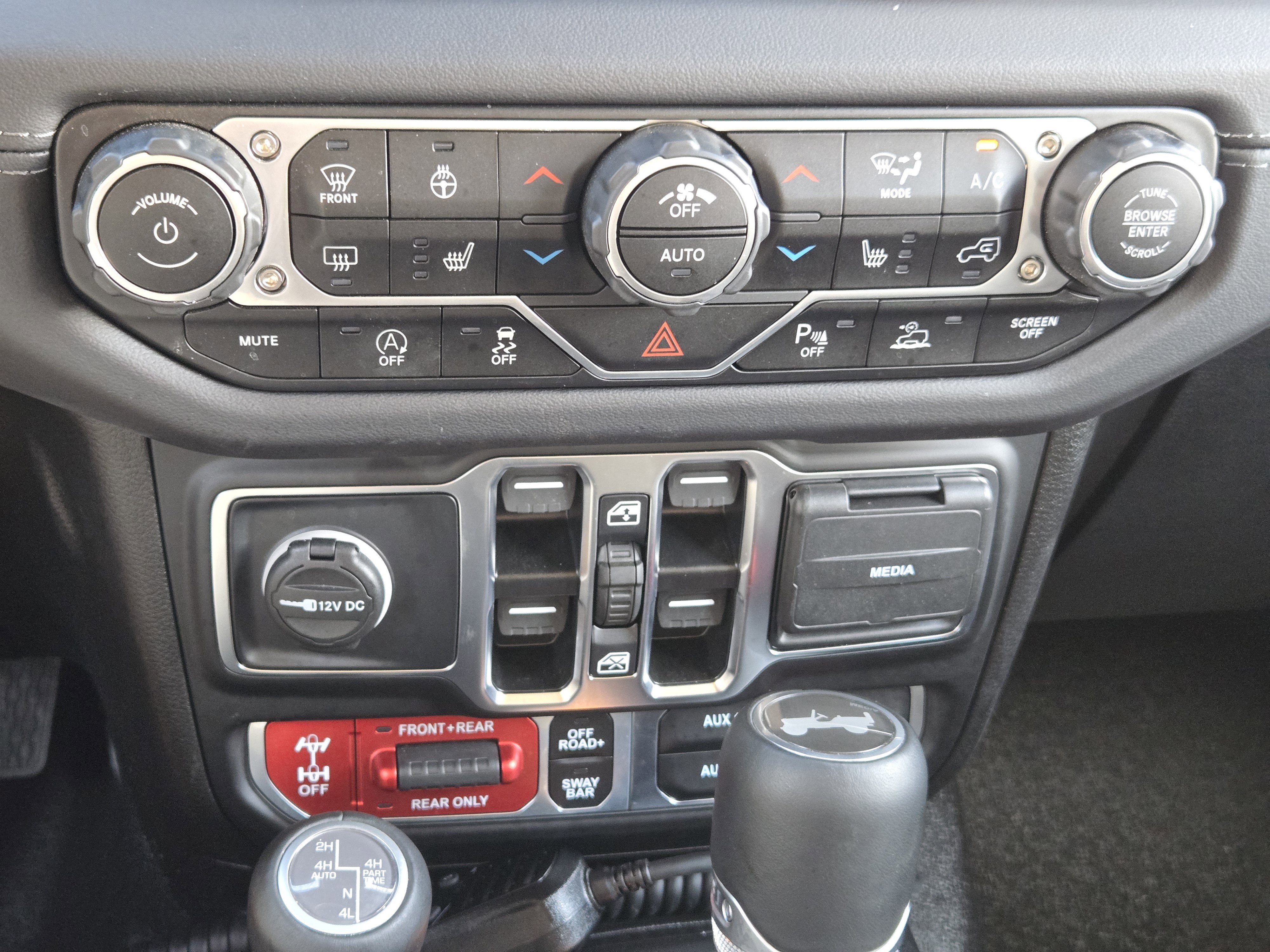 Used 2025 Jeep Wrangler Unlimited Rubicon AWD/4WD image 21