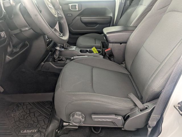 Certified 2023 Jeep Gladiator Sport AWD/4WD image 12