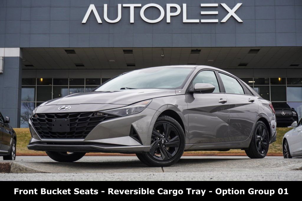 Used 2022 Hyundai Elantra SEL image 1