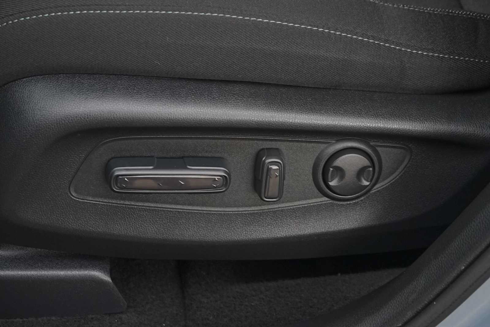 Certified 2025 Honda CR-V EX image 12