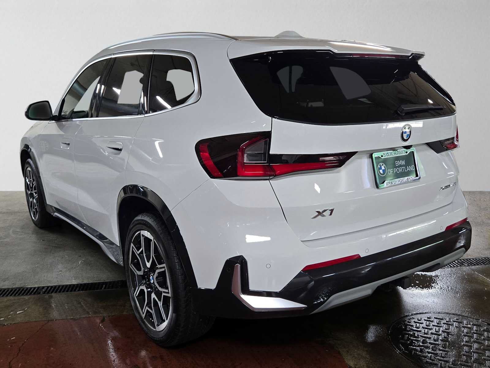 Used 2026 BMW X1 xDrive28i w/ Technology Package AWD/4WD image 6