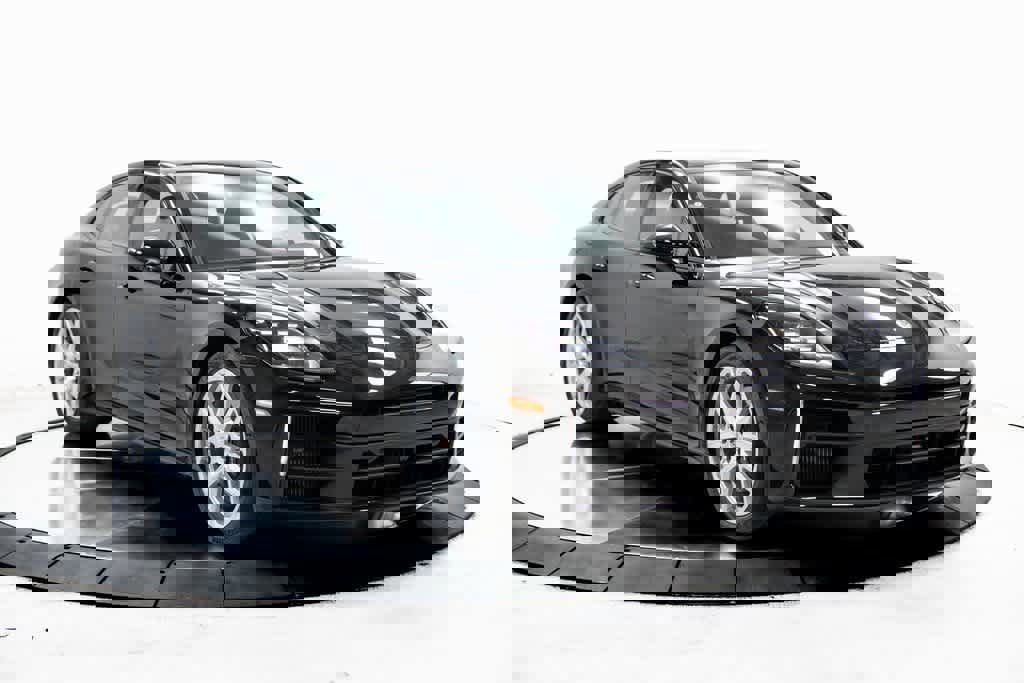 New 2025 Porsche Panamera 4 image 9