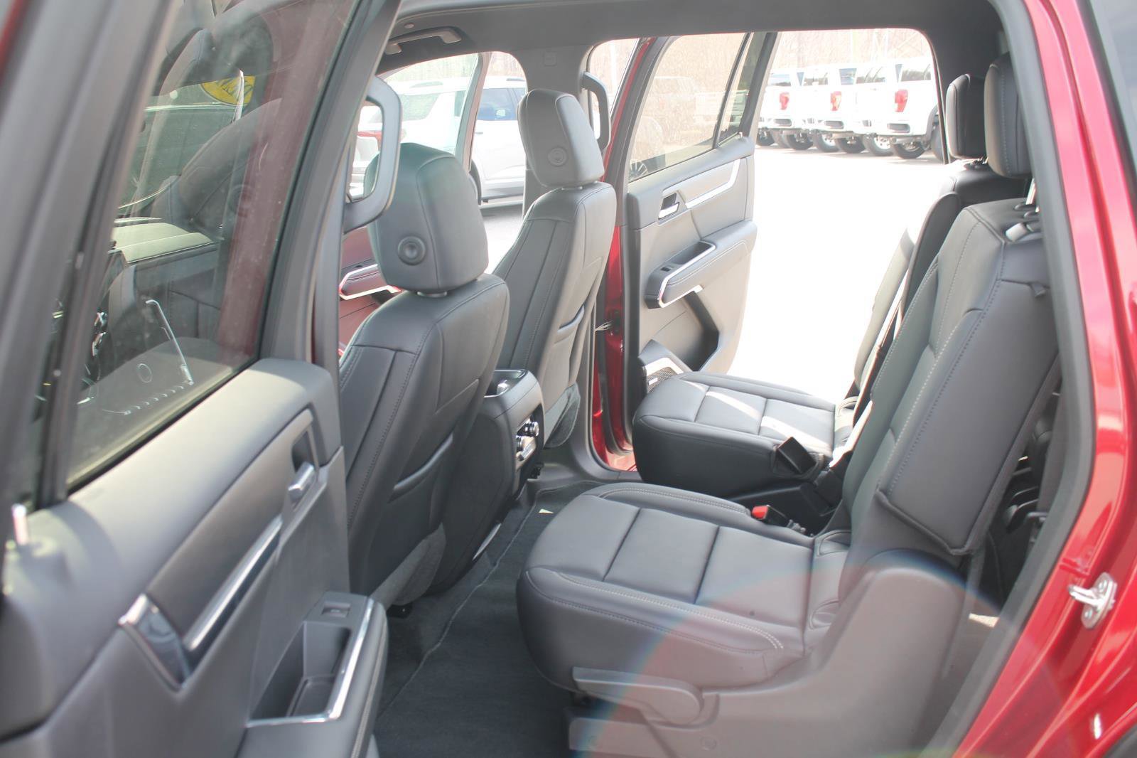 New 2025 GMC Acadia Elevation w/ Elevation Premium Package image 29