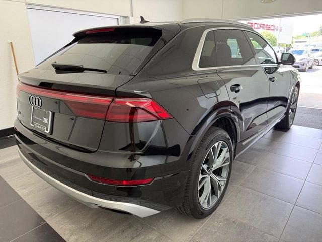 Used 2025 Audi Q8 Premium image 3