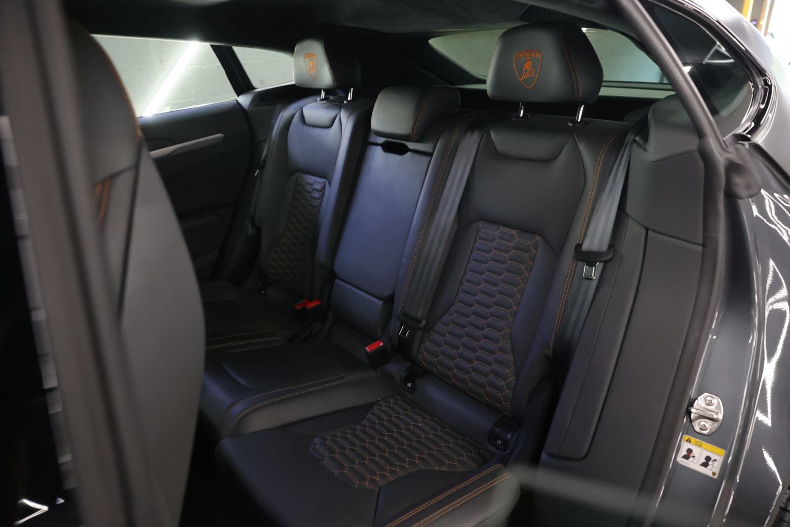 Used 2020 Lamborghini Urus AWD/4WD image 17