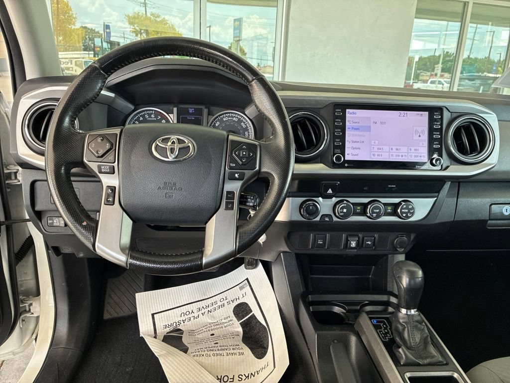 Used 2020 Toyota Tacoma SR5 AWD/4WD image 15