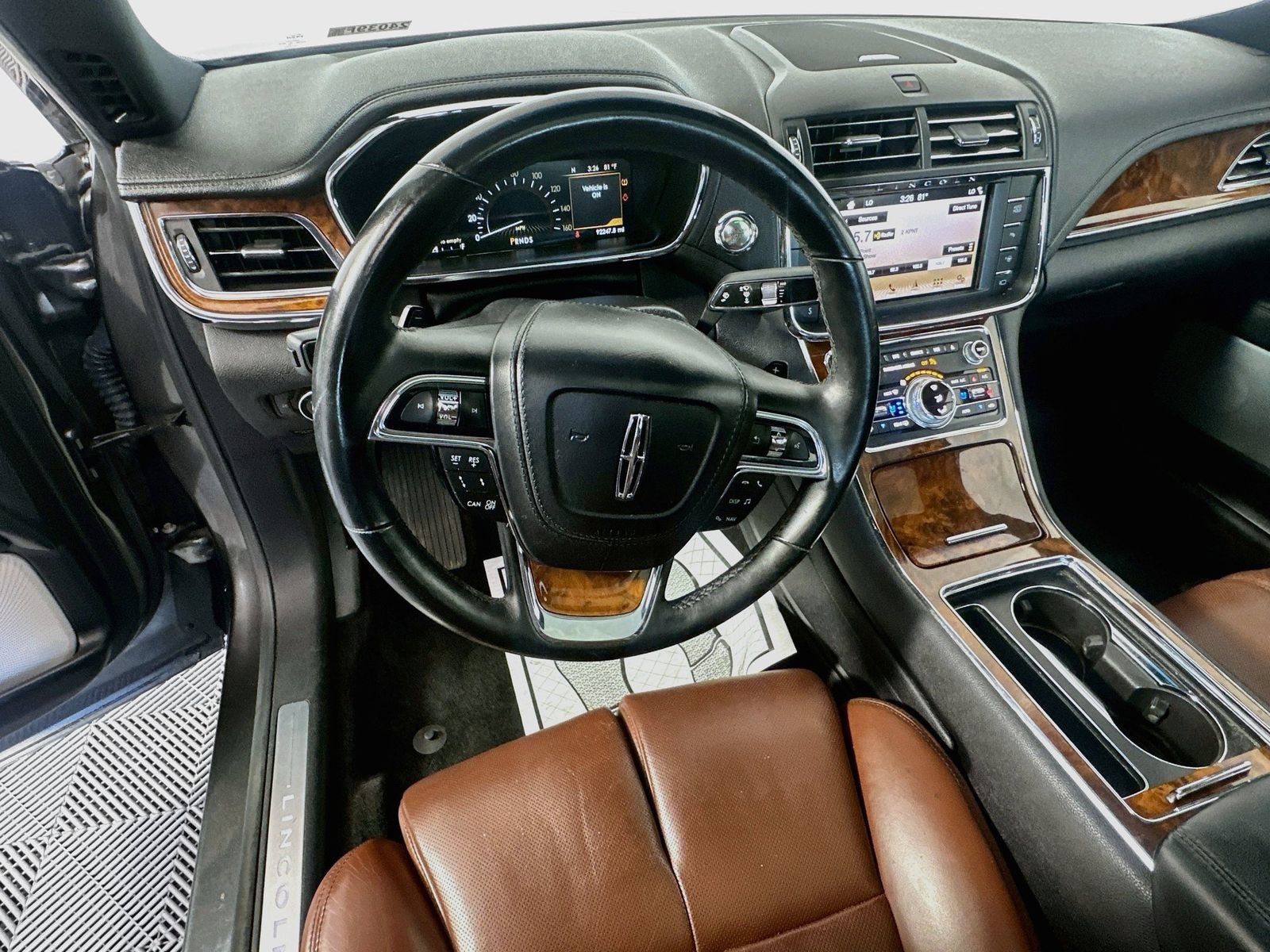 Used 2017 Lincoln Continental Reserve w/ Luxury Package AWD/4WD image 11