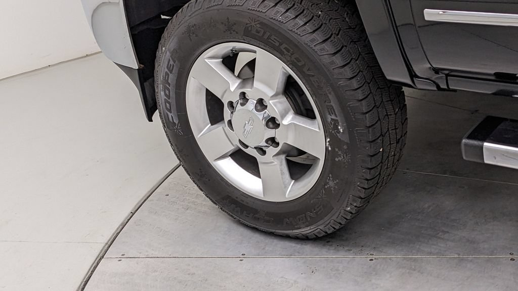 Used 2018 Chevrolet Silverado 2500 LTZ w/ Duramax Plus Package AWD/4WD image 4