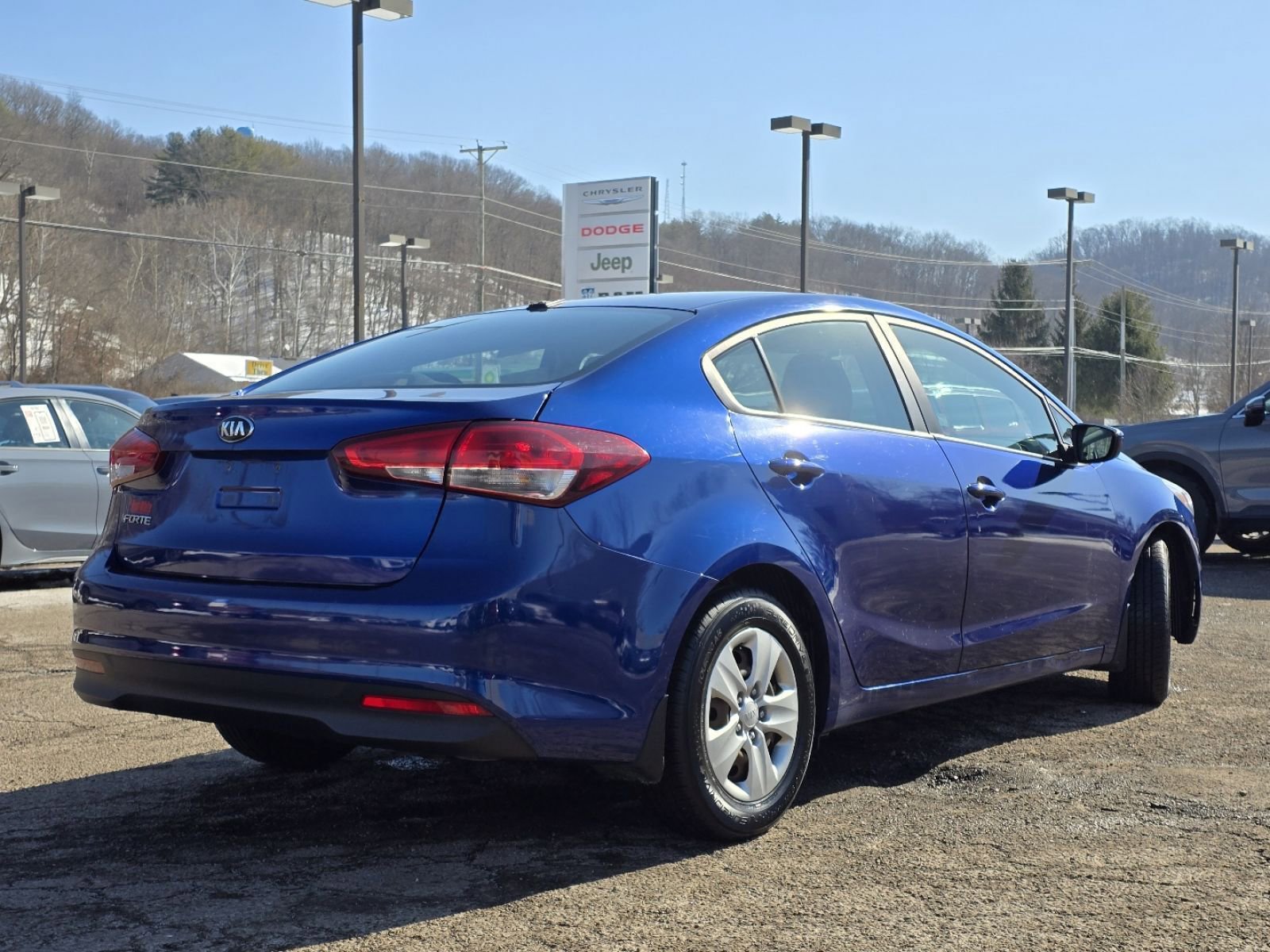 Used 2017 Kia Forte LX FWD image 8