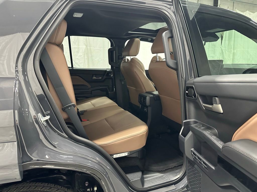 Used 2025 Toyota 4Runner Limited image 51