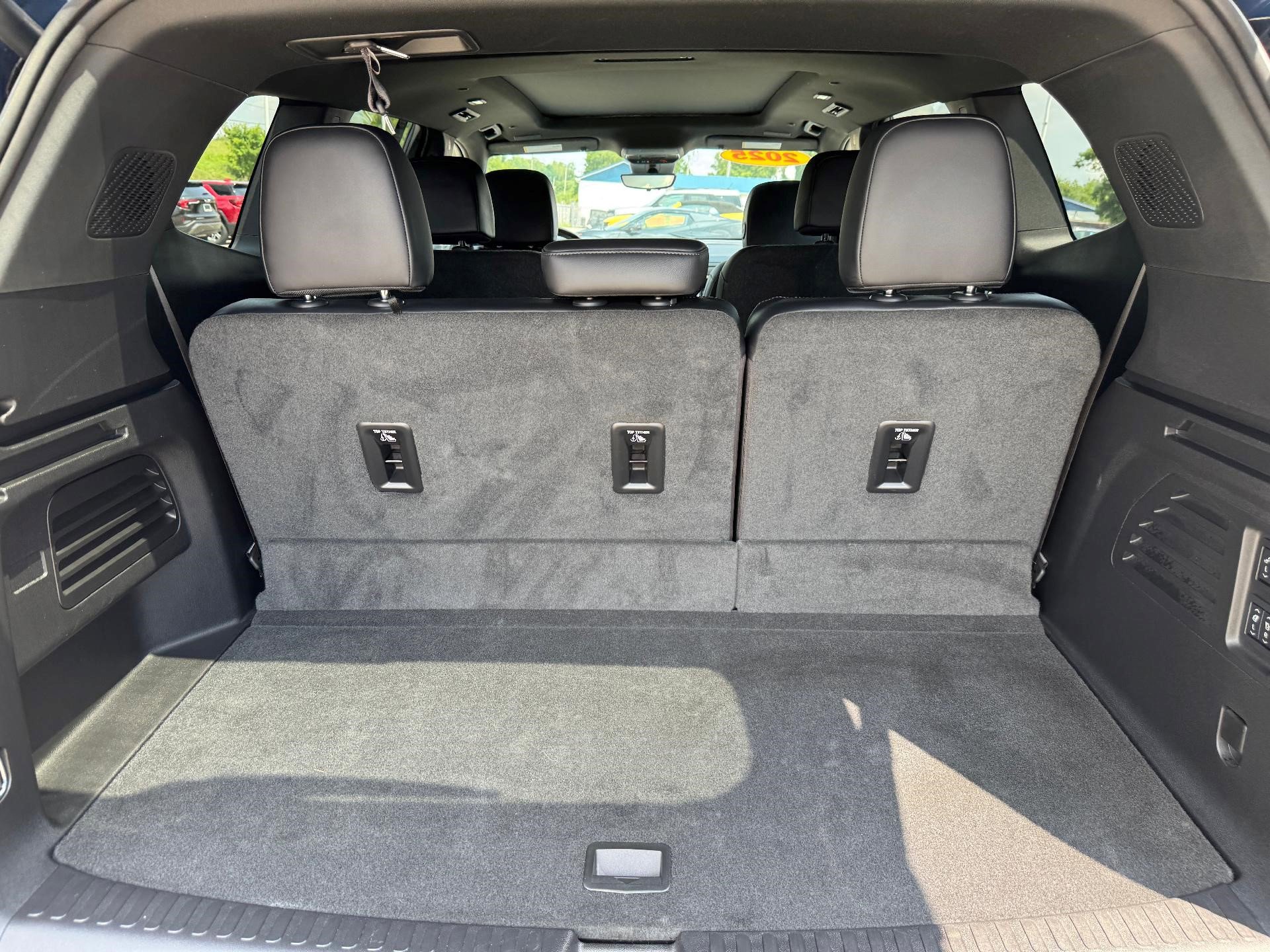 Certified 2025 GMC Acadia Denali w/ Super Cruise Package image 6