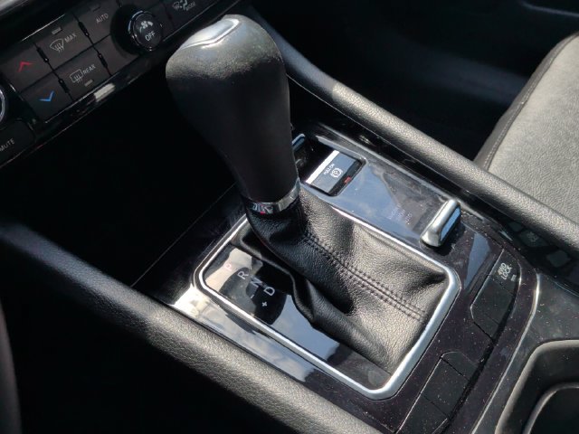 Used 2023 Jeep Compass Limited w/ Sun and Sound Group AWD/4WD image 23