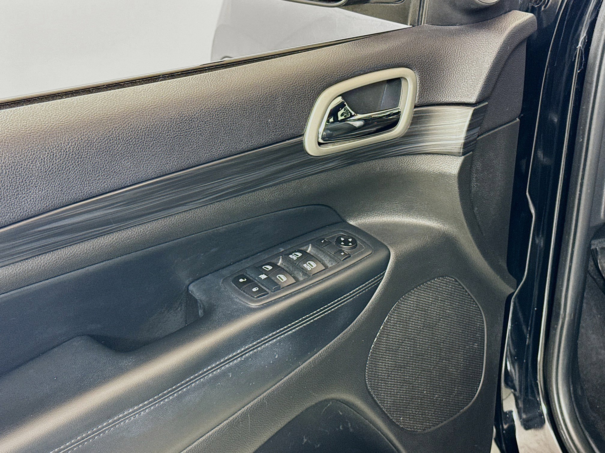 Used 2020 Jeep Grand Cherokee Altitude image 19