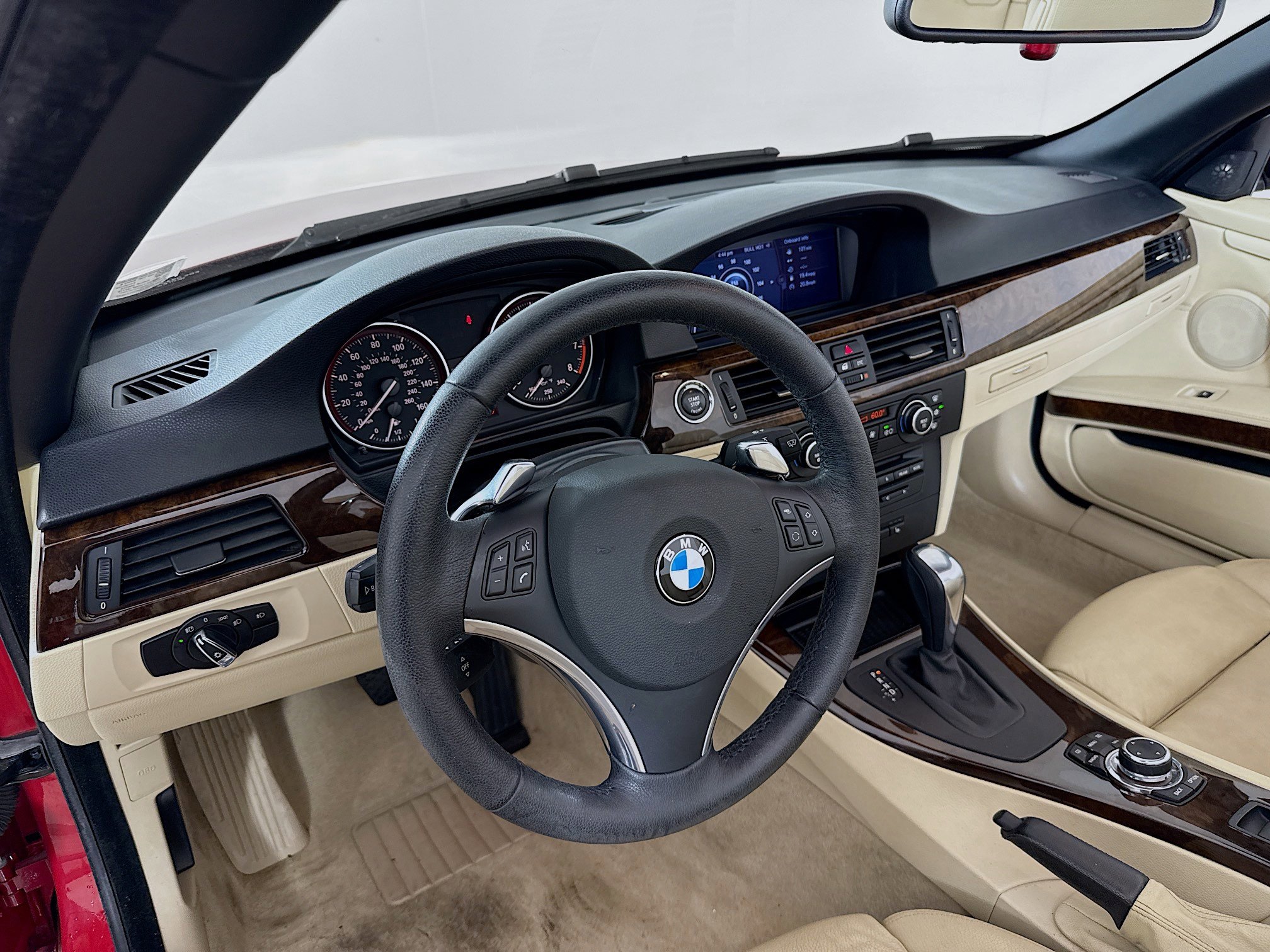 Used 2009 BMW 335i Convertible image 9