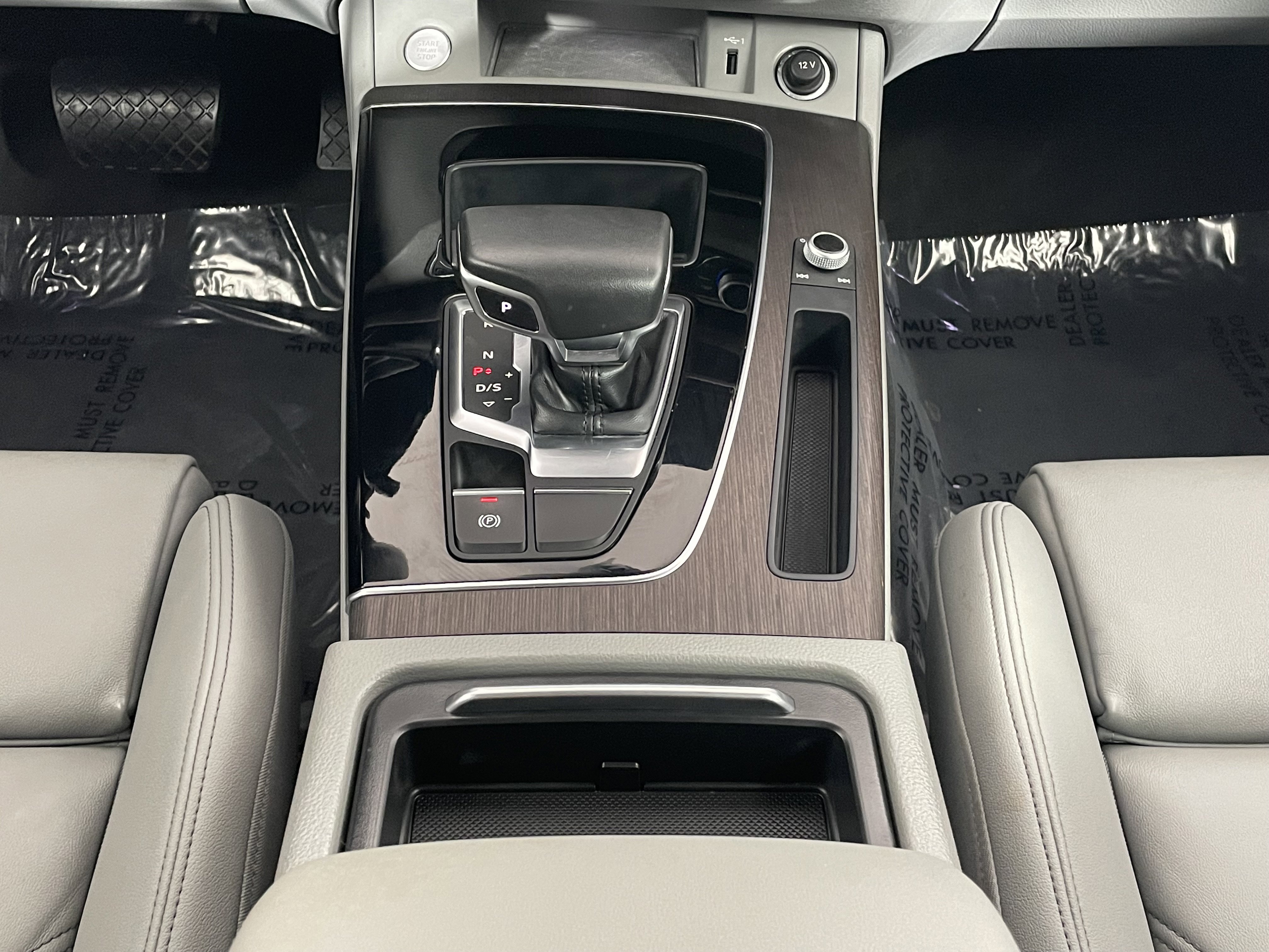 Used 2022 Audi Q5 e Premium w/ Convenience Package image 18