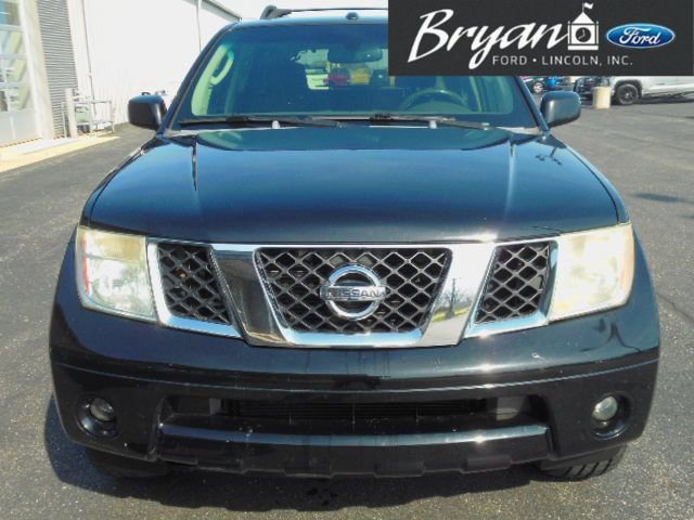 Used 2006 Nissan Pathfinder SE w/ (P01) Se Premium Pkg image 4