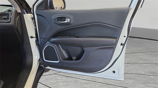 Used 2019 Jeep Compass Limited image 15