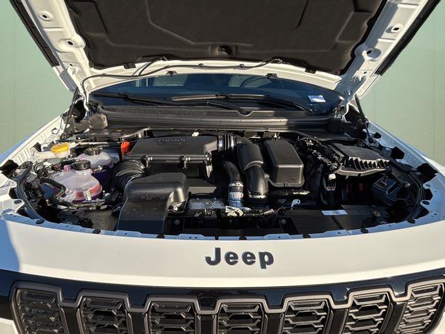 New 2026 Jeep Cherokee Laredo image 12