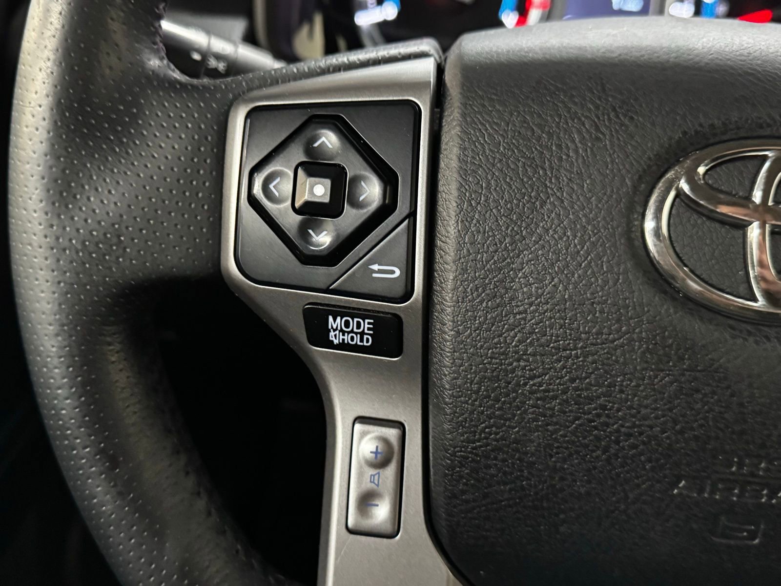 Used 2018 Toyota 4Runner SR5 image 22