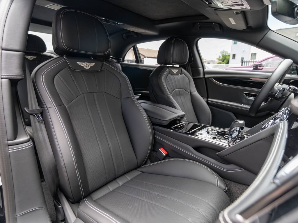 Used 2024 Bentley Flying Spur V8 AWD/4WD image 21