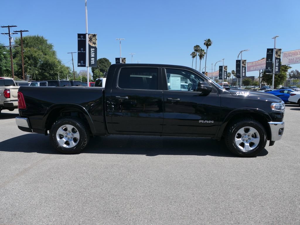 Used 2025 RAM 1500 Big Horn AWD/4WD image 3