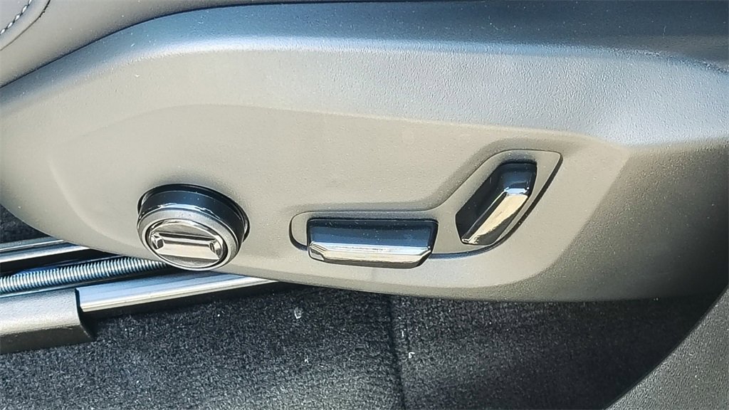 New 2026 Volvo XC90 B6 Plus w/ Protection Package Premier image 11