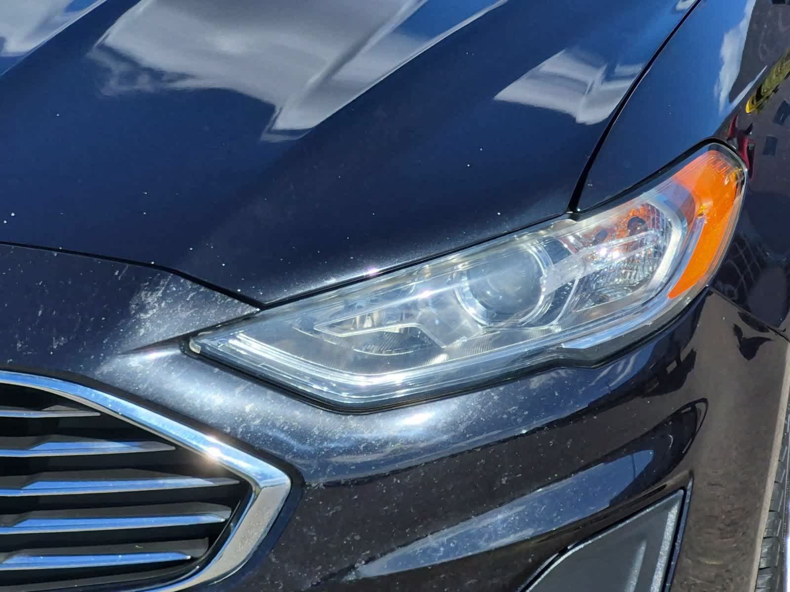 Used 2019 Ford Fusion SE FWD image 11