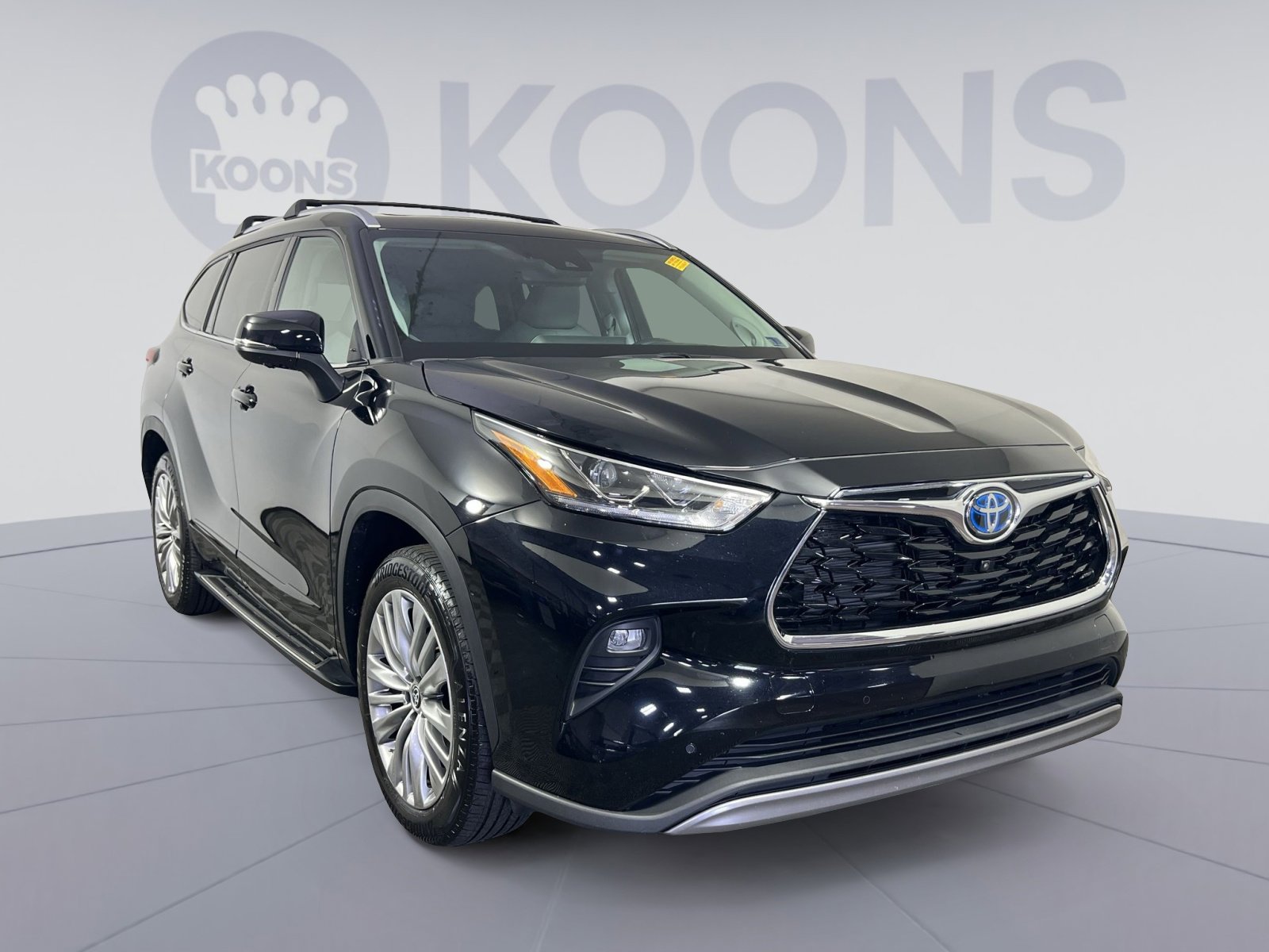 Used 2023 Toyota Highlander Platinum image 10