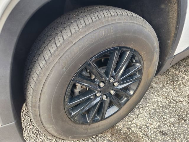 Used 2023 Chevrolet Traverse LT AWD/4WD image 10