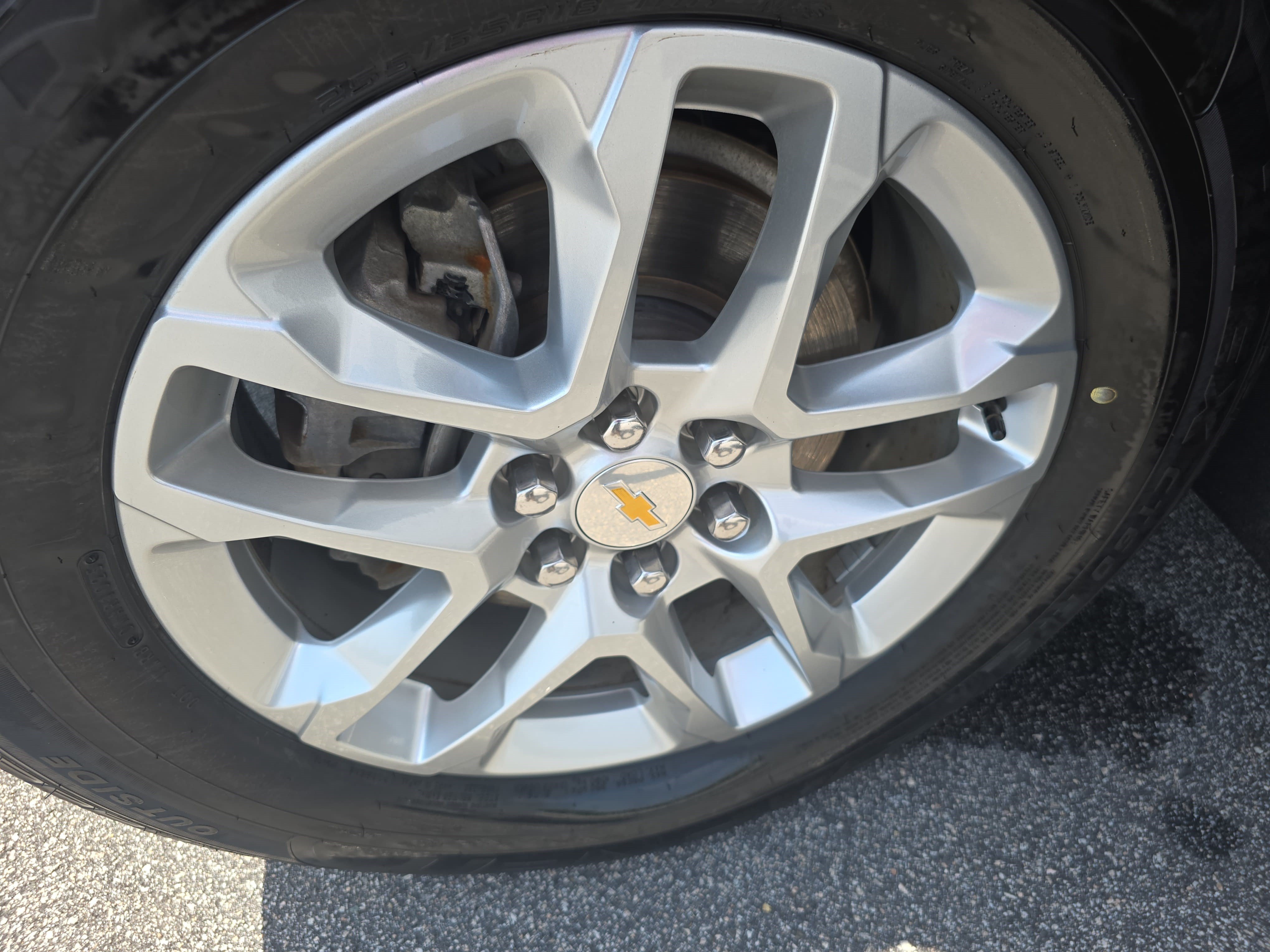 Used 2023 Chevrolet Traverse LS AWD/4WD image 31