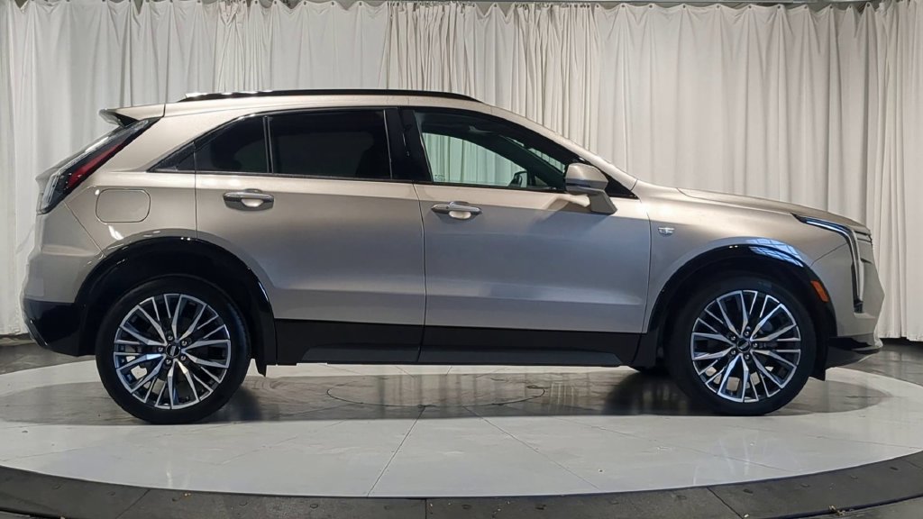 Used 2024 Cadillac XT4 Sport AWD/4WD image 9