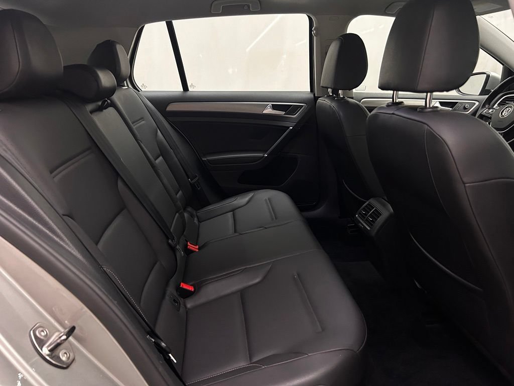 Used 2015 Volkswagen Golf TDI FWD image 15