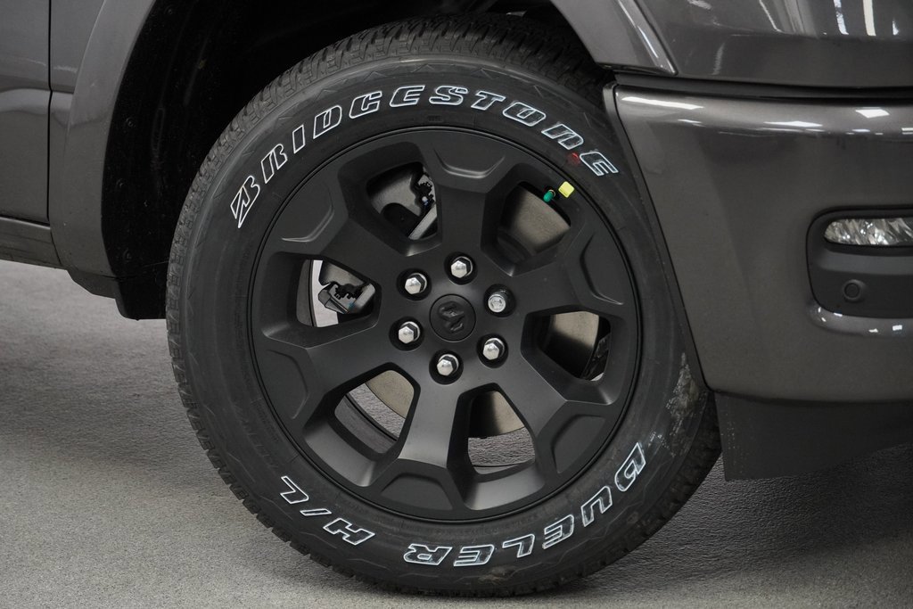 New 2026 RAM 1500 4x4 Crew Cab image 4
