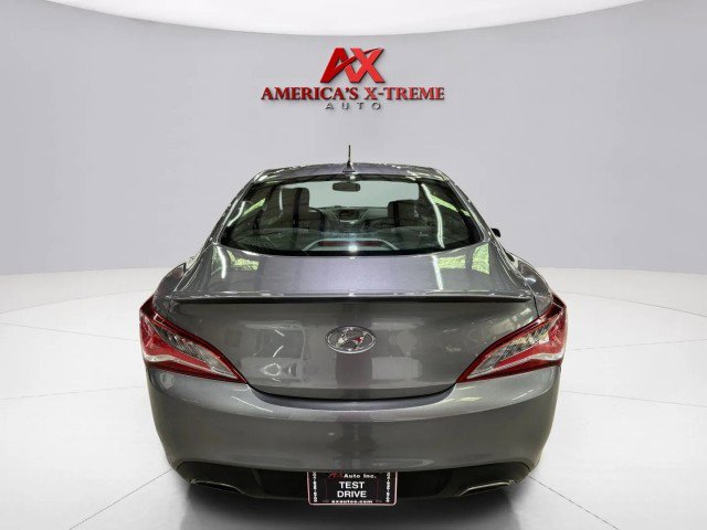 Used 2015 Hyundai Genesis 3.8 image 4